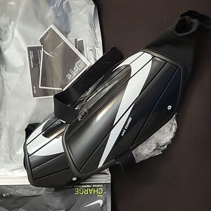 NWT Nike Charge Men's shin guards size large